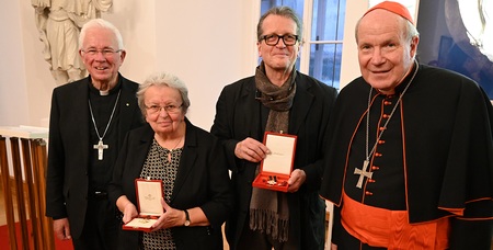 Päpstliche Orden für Traude Gallhofer und Thomas Bogensberger