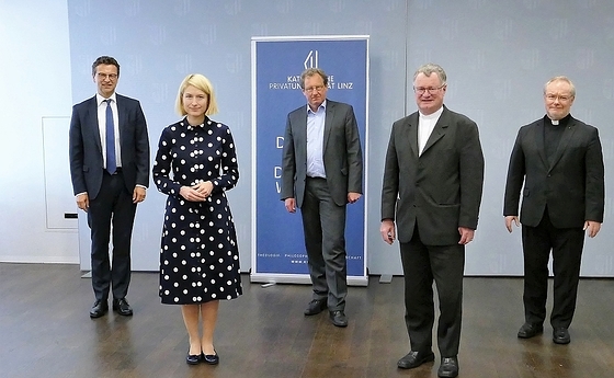 Pressekonferenz mit VertreterInnen von Kirche, Politik und Gesundheitswesen / © KU Linz / Eder