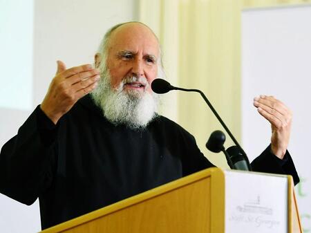 Anselm Grün: Schicksal spirituell deuten statt in Opferrolle verharren