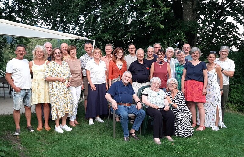 Gruppenbild von Teilnehmenden und Referent*innen des Forums Beziehung, Ehe und Familie