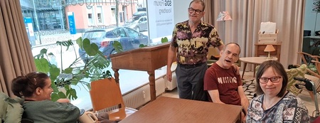 Die Vorbereitungen im WirkRaum sind fast abgeschlossen. Im Bild v.l.n.r. Jasmin Skala, Alexander Meixner, Hans Tonich und Elke Slabschi.