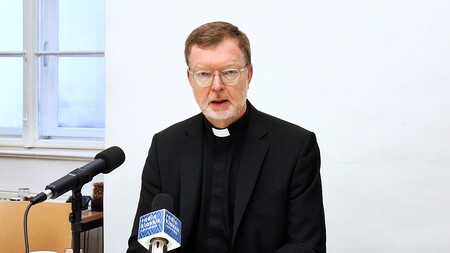 Jesuit und Missbrauchsexperte bei Pressegespräch in Wien zu Grenzen von Prävention, Machtmissbrauch und neuen Safeguarding-Ansatz - Neue Risiken durch KI