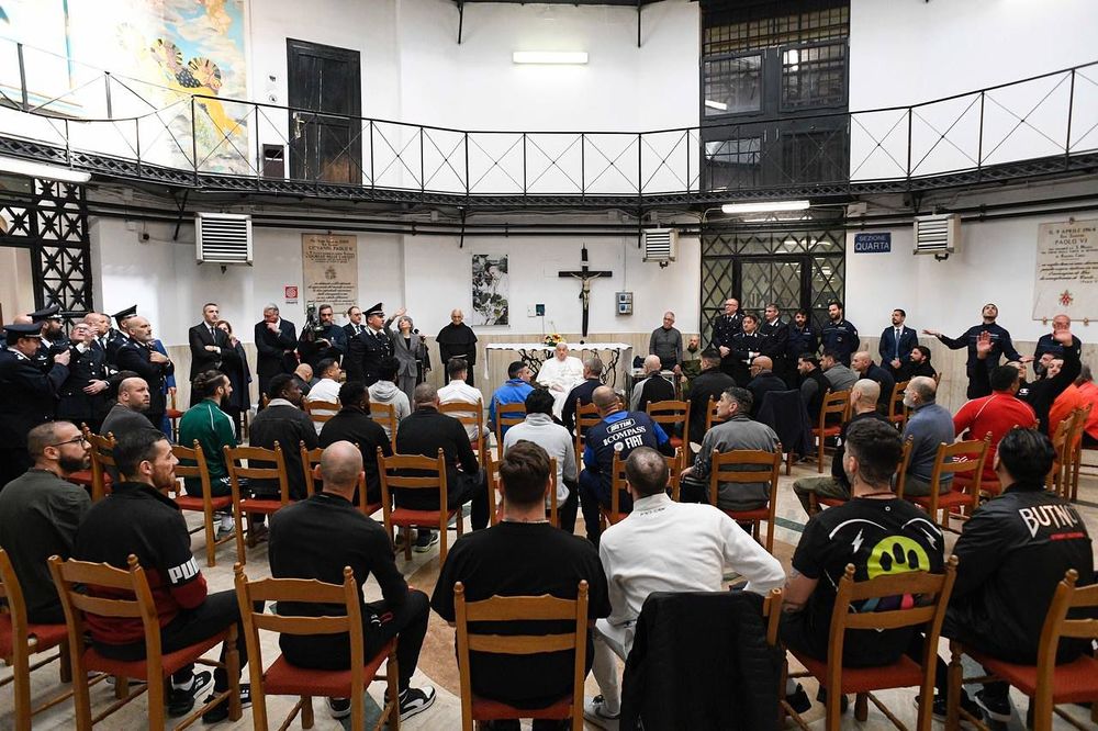 Gründonnerstag: Papst Franziskus besuchte Gefängnis