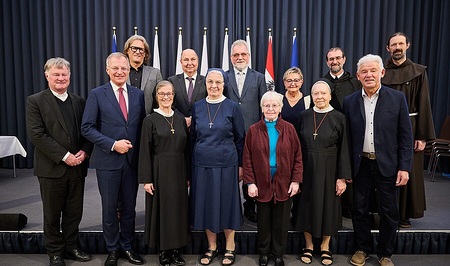 OÖ Verdienstmedaille an sechs Ordensleute