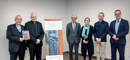 Rektor Varga, Kardinal Erdö bei Buchpräsentation '400 Jahre Pazmaneum'