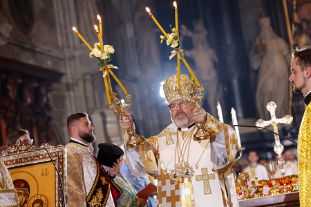Göttliche Liturgie im Wiener Stephansdom - 'Betet für die Ukraine!'