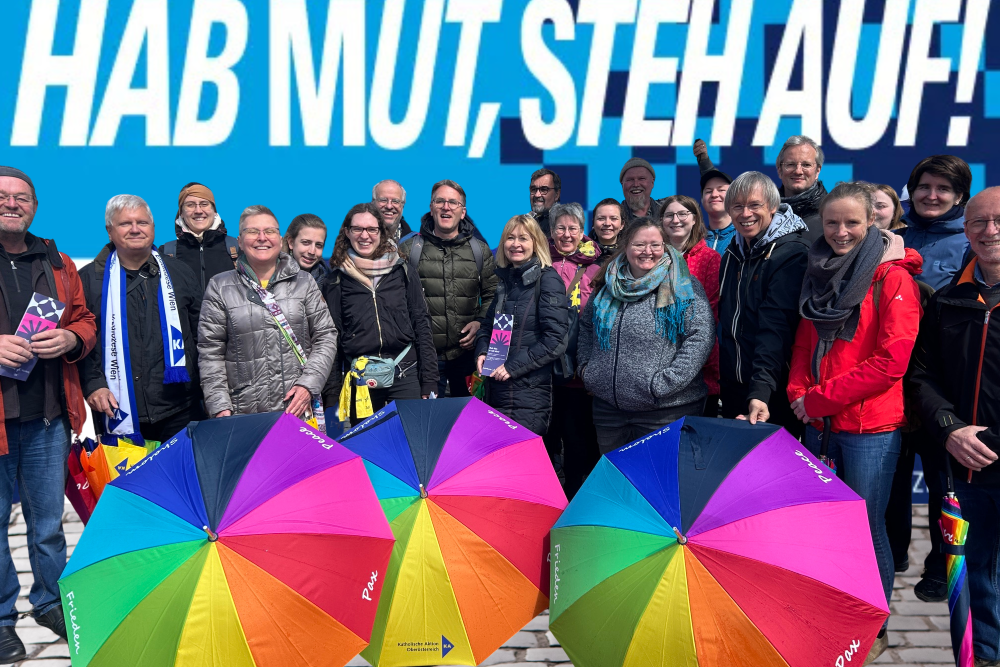 Gruppenbild von Menschen aus Österreich, die am Deutschen Katholikentag in Würzburg teilnehmen 