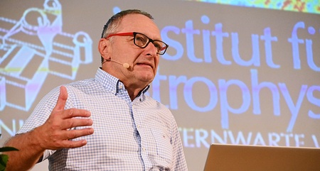 Astrophysiker, Universität Wien, bei einem Vortrag am 7. August 2026 bei den 'Salzburger Hochschulwochen'