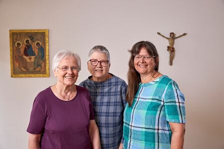 Werk der Frohbotinnen Batschuns Karoline Artner, Helga Berchtel und Gerda Willam (v. li. n. re.)
