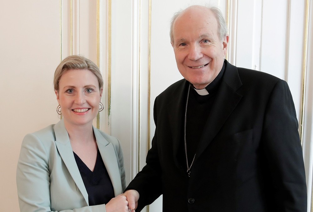 Kardinal Christoph Schönborn und Ministerin Susanne Raab / BKA / Aigner Kardinal Christoph Schönborn und Ministerin Susanne Raab