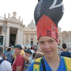100 Minis aus Vorarlberg waren bei der Papstaudienz am Petersplatz.