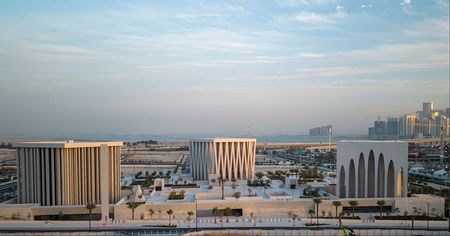 'Abrahamic Family House' in Abu Dhabi mit Moschee, Kirche und Synagoge
