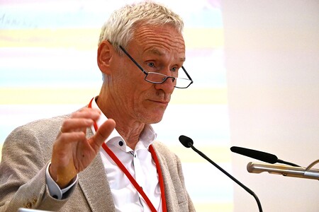 Historiker der Universität Tübingen bei seinem Vortrag am 8. August 2025 bei den Salzburger Hochschulwochen