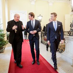 Am 4. Dezember 2018 empfingen Bundeskanzler Sebastian Kurz (m.) und Bundesminister Gernot Bl?mel (r.) Vertreter christlicher Religionen im Bundeskanzleramt. Im Bild mit dem Erzbischof von Wien Kardinal Christoph Sch?nborn (l.).