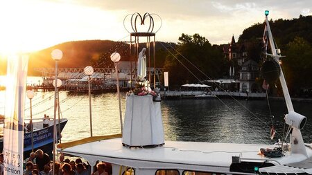 Marien-Schiffsprozession am Wörthersee erstmals mit Lichtprojektion