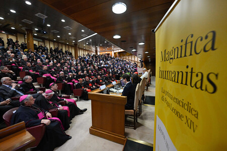 Präsentation der Enzyklika 'Magnifica humanitas - über die Bewahrung des Menschen im Zeitalter der Künstlichen Intelligenz' von Papst Leo XIV. am 25. Mai 2026 in der Synodenaula im Vatikan.