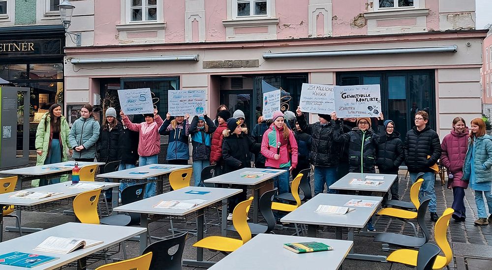 'Freiluftklasse' macht auf fehlende Bildung in Krisenregionen aufmerksam / Caritas St. Pölten Diözese St. Pölten: Caritas sammelt für Kinder in Osteuropa