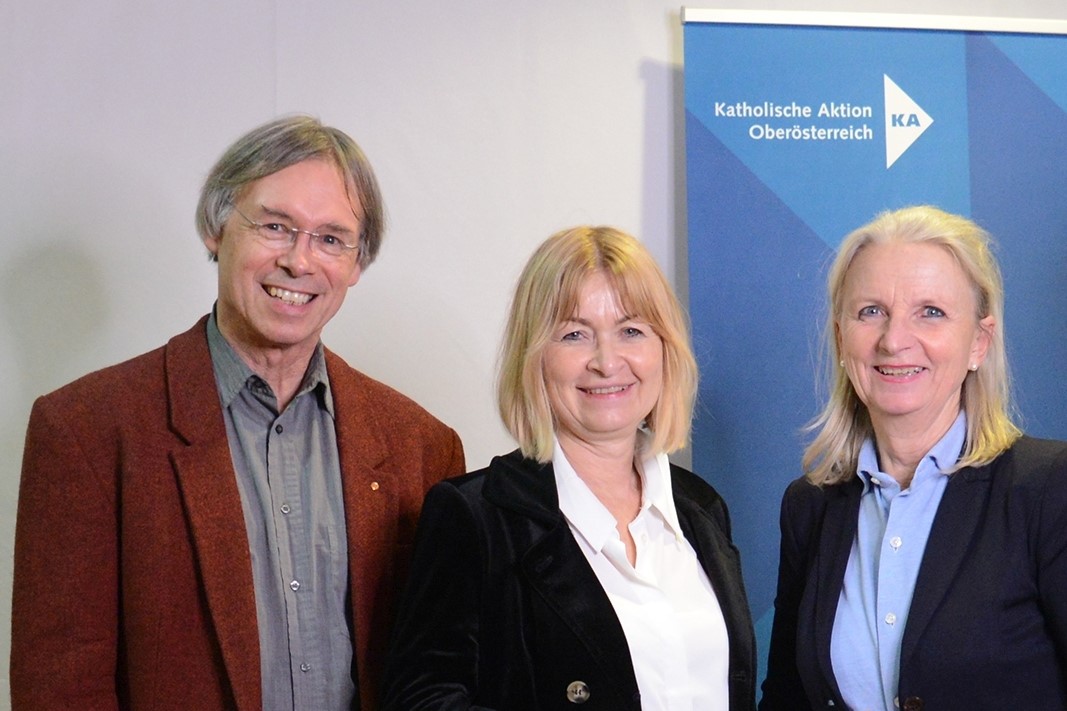 von links nach rechts Vizepräsident Bernhard Steiner, Vizepräsidentin Christa Steinbüchler und Präsidentin Gabriele Hofer-Stelzhammer