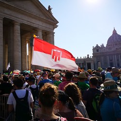 100 Minis aus Vorarlberg waren bei der Papstaudienz am Petersplatz.
