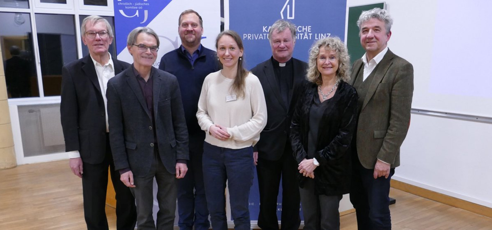 Von links: Mag. Günter Merz (Evangelische Kirche A.B. OÖ, Beauftragter für christlich-jüdisches Gespräch), Pfarrer Mag. Roland Werneck, Dr.in Gudrun Becker (christlich-jüdisches Komitee OÖ/Fachstelle Ökumene und Interreligiöser Dialog der Diözese Lin / KU Linz / Hermine Eder Linz: Neue Perspektiven für christlich-jüdischen Dialog