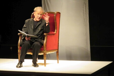 Theatermacher Claus Peymann liest aus dem Roman 'Holzfällen. Eine Erregung' von Thomas Bernhard im Kulturzentrum 'DasHaus' in Ludwigshafen am Rhein