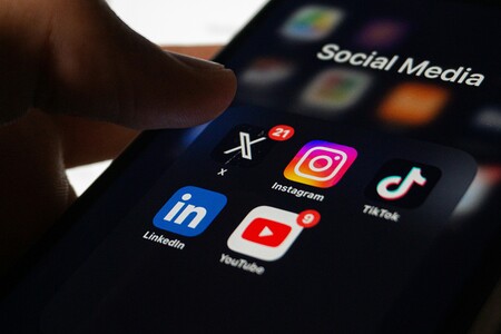 Handy mit Social Media-Anwendungen