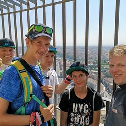 100 Minis aus Vorarlberg waren bei der Papstaudienz am Petersplatz.