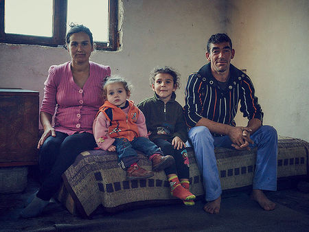 Familie in Albanien / Caritas