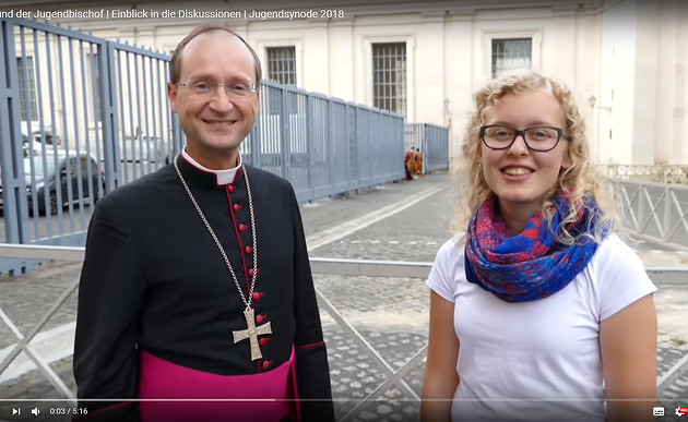 Jugendsynode: Eva Wimmer im Interview mit Weihbischof Stephan Turnovszky / Youtube / Channel Eva und die Jugendsynode