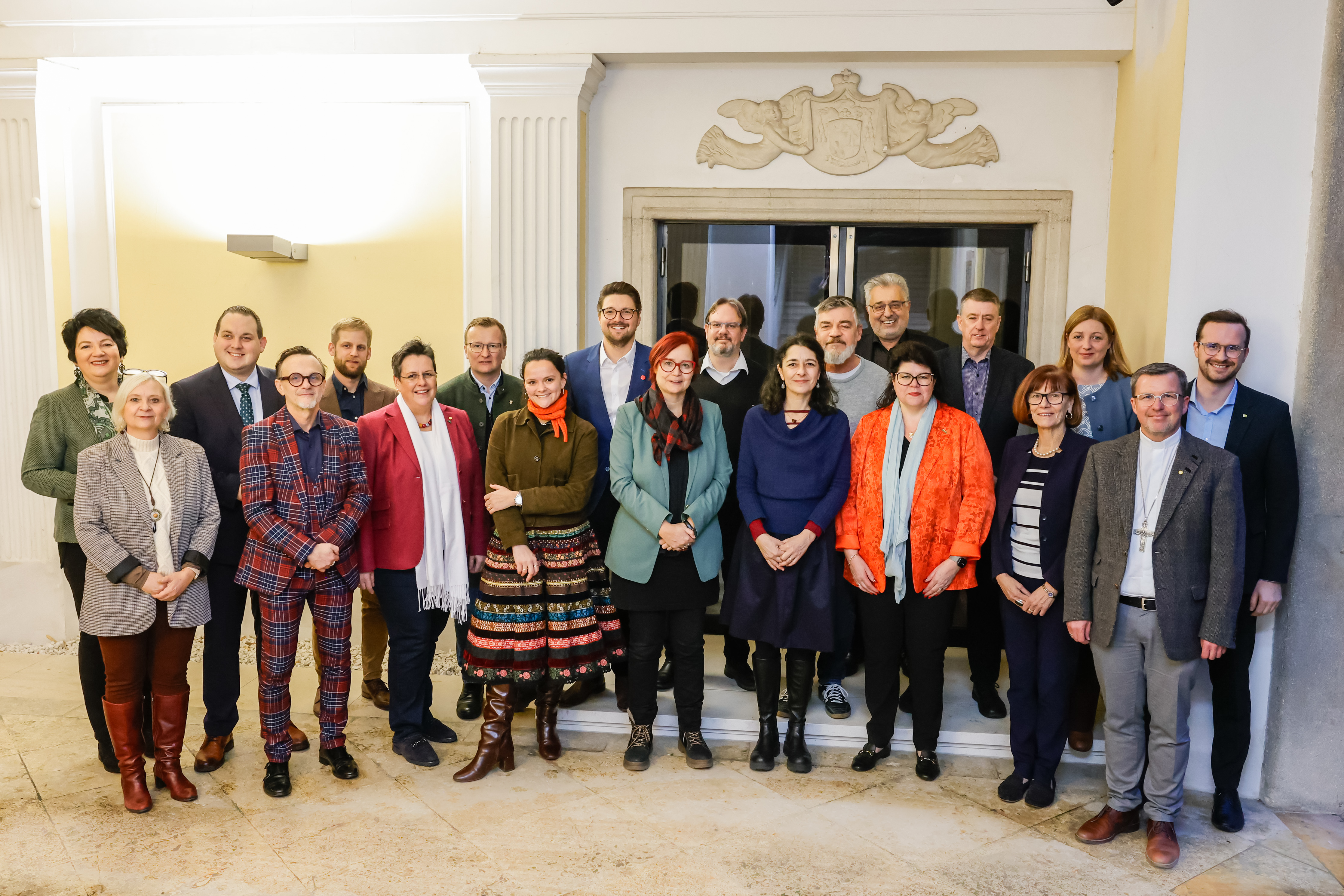 Gruppenbild mit Teilnehmenden der politischen Gespräche der KA Steiermark