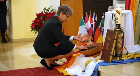 Provinzleiterin Sr. Anna-Maria Kofler bei Festgottesdienst zur Provinz-Neugründung