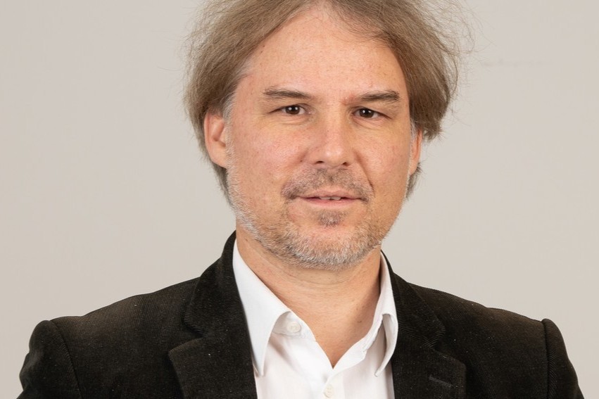 Porträt des Sozialexperten der Armutskonferenz Martin Schenk