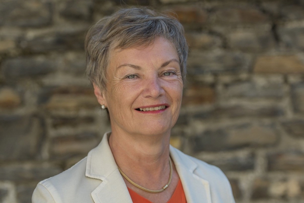 Porträt der Vorsitzenden der Katholischen Frauenbewegung Österreich Angelika Ritter-Grepl 