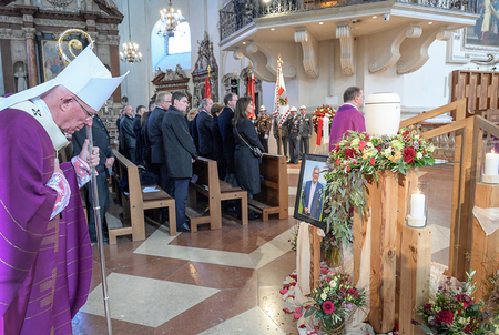 Erzbischof Lackner bei Requiem für verstorbenen Landesrat Schwaiger im Salzburger Dom