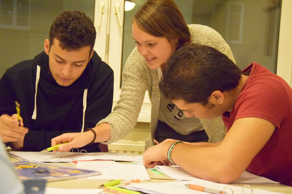 Flüchtlinge beim Deutschkurs / Don Bosco Katholische Aktion: Integrationskurs-Pflicht gilt auch für Regierung