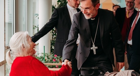 Erzbischof Grünwidl auf Besuch im Kolpinghaus Wien-Favoriten