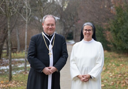 Propst Anton Höslinger, Priorin Sr. Franziska Madl