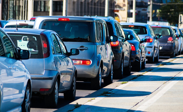 Autostau in der Stadt / Erwin Wodicka - wodicka@aon.at