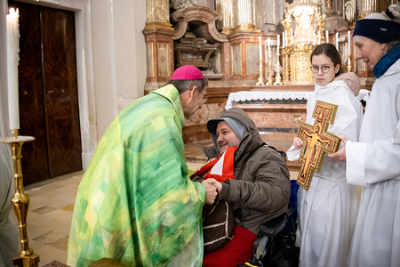 Josef Grünwidl feiert erste Messe als Wiener Erzbischof mit Armutsbetroffenen