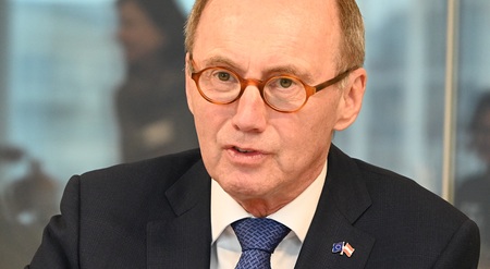 Politiker Karas: 'Die Welt wird neu geordnet'