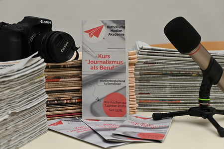Werbung für den neuen Kurs 'Journalismus als Beruf' (Start im April 2024)