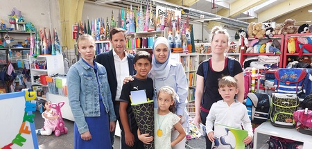 Schulstartpakete der Caritas helfen Familien gegen Teuerung