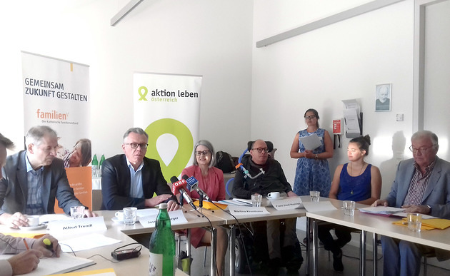 Podium der Pressekonferenz zu 40 Jahren IVF / kathpress / Pernsteiner