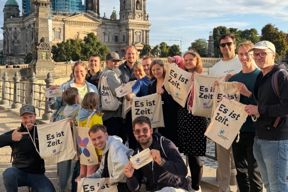 Gruppenfoto der Mitglieder des Vernetzungstreffens der deutschsprachigen Jugendverbände in Berlin