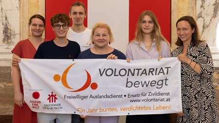  Bundesministerin Korinna Schumann würdigte junge Freiwillige für Auslandseinsätze