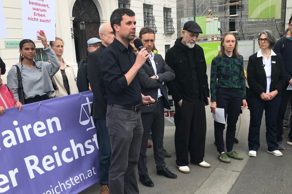 Vizepräsident der Katholischen Aktion Österreich spricht bei der Kundgebung am 7. Mai 2026 vor dem Parlament