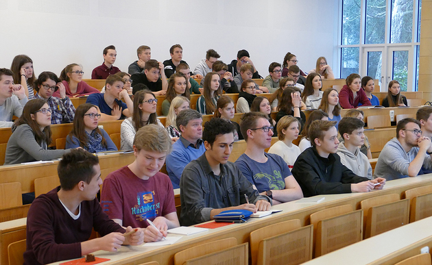 Studierende bei einer Vorlesung an einer Universität / KU Linz/Eder