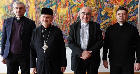 Zusammentreffen am 26. Februar 2026 in Graz - v.l. Pfarrer Volodymyr Hrabyk, Bischof Dmytro Hryhorak (ukrainisch griechisch-katholische Kirche, Eparchie/Diözese Buchach), Diözesanbischof Wilhelm Krautwaschl, Kaplan Anton Krushelnytskyi