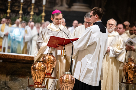 Grünwidl bei Chrisammesse: Heilige Öle schenken Energie in Krisen