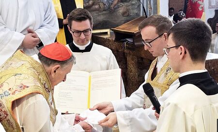 Stift Seitenstetten: Kardinal Koch weihte Benediktiner zum Priester